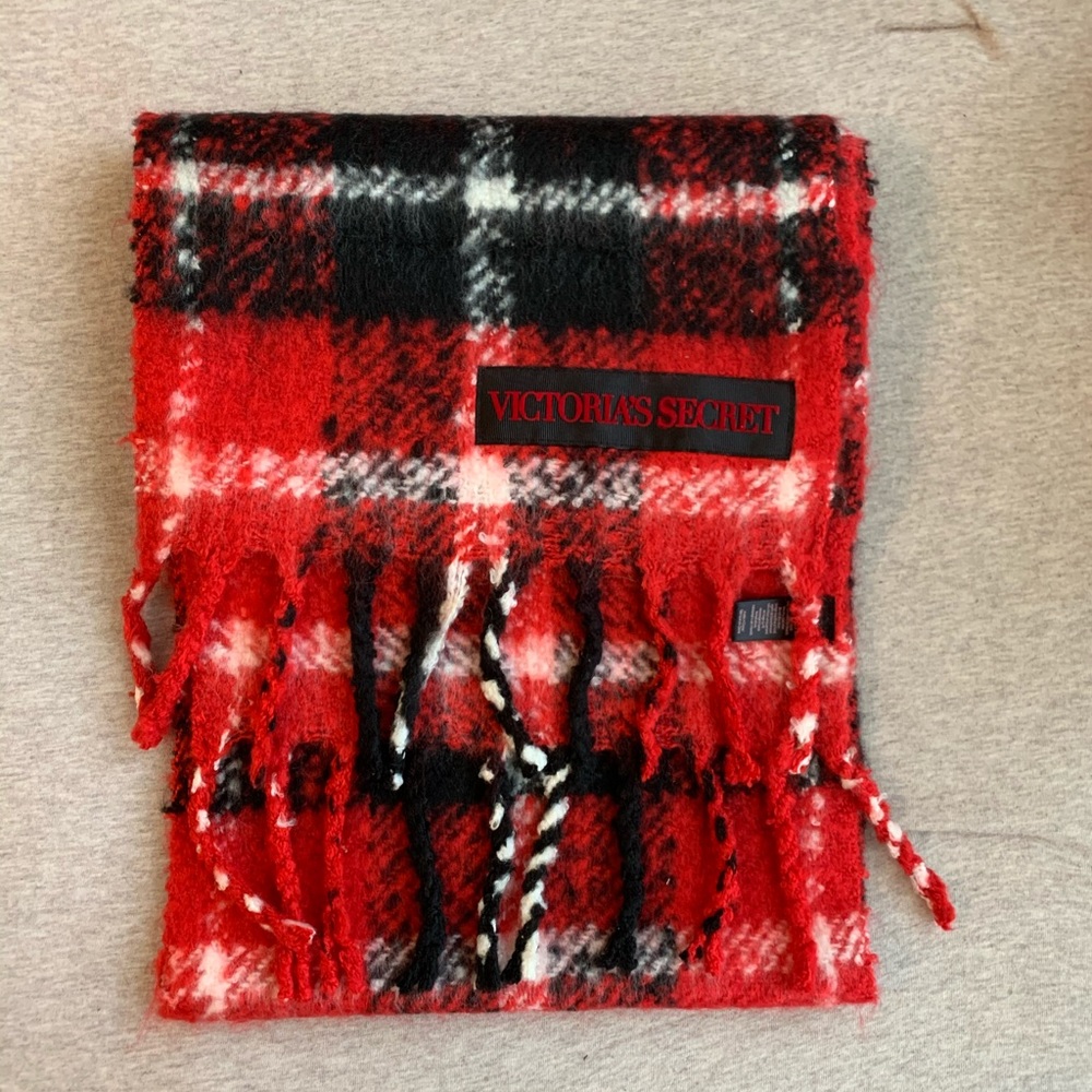 Victoria’s Secret Scarf NEW